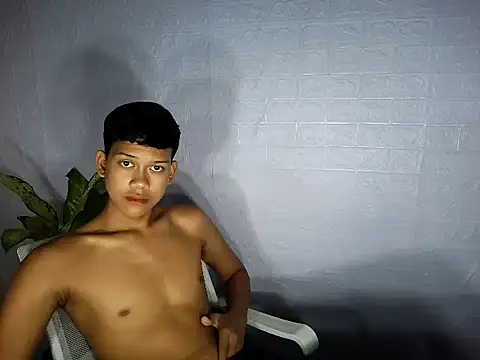 Snapshot of UrAsian_Turjak chatting on April 10, 2026, 7:04 am UrAsian Turjak online show from April 10, 2026, 7:04 am
