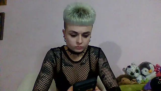 AlisaDear257 online show from April 5, 2026, 9:10 pm