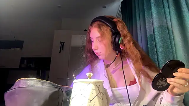 AliceCarrol online show from February 14, 2026, 7:41 am