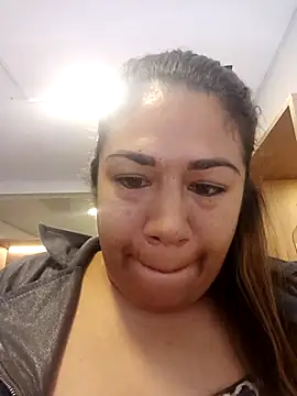 eva vidal  online show from April 15, 2026, 5:50 pm