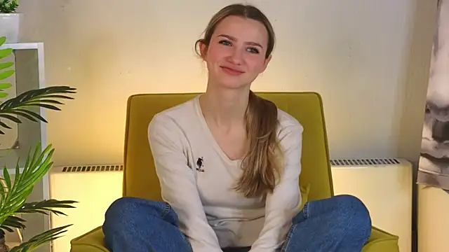 Snapshot of EclipseUrge chatting on February 13, 2026, 7:41 am EclipseUrge online show from February 13, 2026, 7:41 am