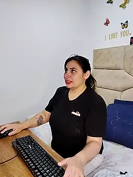 Camila baby777 online show from February 18, 2026, 7:54 pm