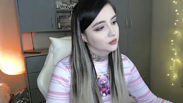 Rin Tozier online show from February 23, 2026, 12:45 am