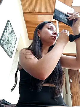 Mei hells online show from March 1, 2026, 8:42 pm