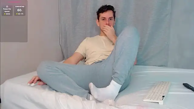 Snapshot of Luc_7 chatting on February 25, 2026, 10:59 am Luc 7 online show from February 25, 2026, 10:59 am