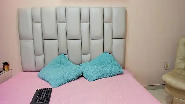 Snapshot of sugar_doll1 chatting on February 20, 2026, 10:55 pm sugar doll1 online show from February 20, 2026, 10:55 pm