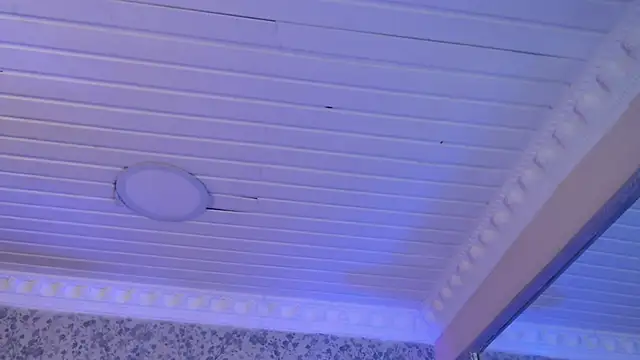 Snapshot of CloheBell chatting on February 25, 2026, 12:27 pm CloheBell online show from February 25, 2026, 12:27 pm