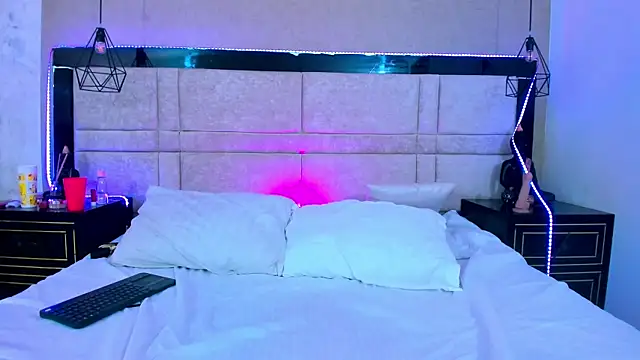 CloheBell online show from April 14, 2026, 7:46 am