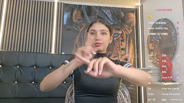  ArianaToroo online show from April 6, 2026, 1:45 pm