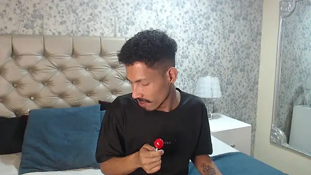 NoaahTylor online show from March 18, 2026, 8:32 pm