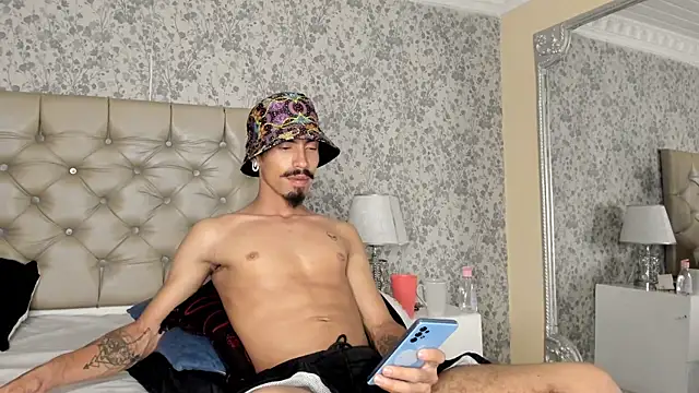 NoaahTylor online show from April 1, 2026, 8:26 am