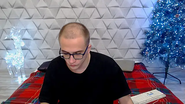 Snapshot of Pure_Aura chatting on February 22, 2026, 6:09 pm Pure Aura online show from February 22, 2026, 6:09 pm