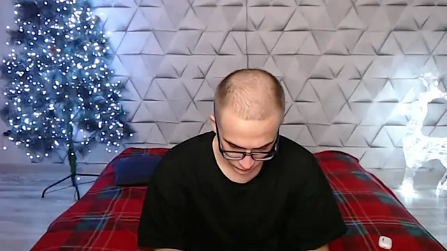 Snapshot of Pure_Aura chatting on February 14, 2026, 9:37 pm Pure Aura online show from February 14, 2026, 9:37 pm