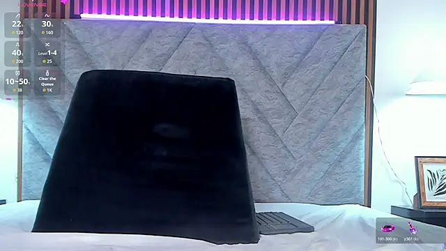 Kendra-Rousee online show from April 16, 2026, 9:39 pm