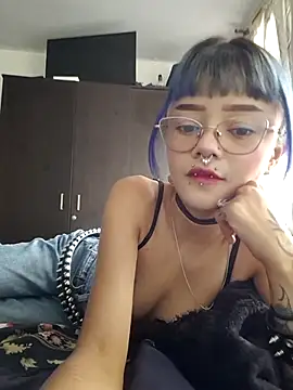 Snapshot of Sateh_and_Hikary chatting on July 3, 2026, 4:24 pm Sateh and Hikary online show from July 3, 2026, 4:24 pm