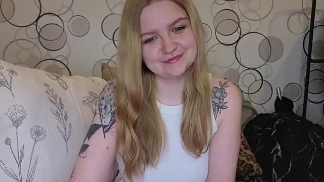 AnitaXVine online show from June 1, 2026, 6:51 pm