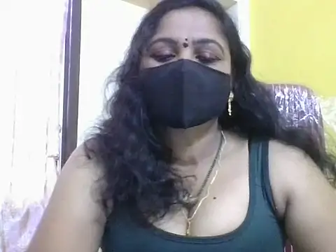 anu-reddyy online show from April 19, 2026, 4:35 am