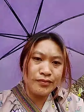 Snapshot of bany-lee chatting on May 7, 2026, 2:27 am bany-lee online show from May 7, 2026, 2:27 am