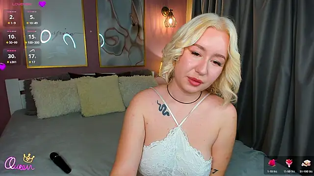 Snapshot of Emily__Bliss chatting on February 20, 2026, 8:27 am Emily Bliss online show from February 20, 2026, 8:27 am