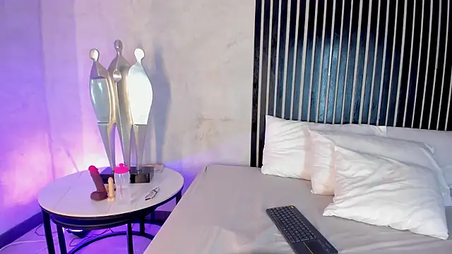 melodyphillips 2  online show from March 27, 2026, 8:26 am