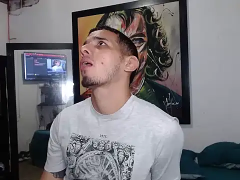 Snapshot of HotSinlge chatting on February 13, 2026, 12:16 pm HotSinlge online show from February 13, 2026, 12:16 pm