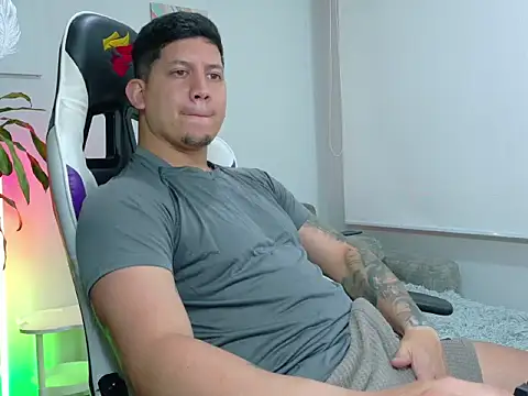 Snapshot of _robertobaggioo chatting on February 12, 2026, 12:38 pm robertobaggioo online show from February 12, 2026, 12:38 pm