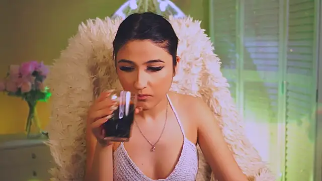 TerezaRobinson online show from February 27, 2026, 1:11 pm