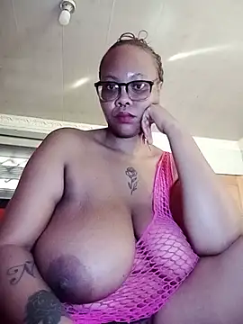ShantelBootyBoobs online show from June 15, 2026, 11:54 am