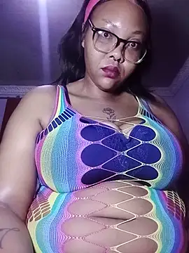 ShantelBootyBoobs online show from June 23, 2026, 5:05 am