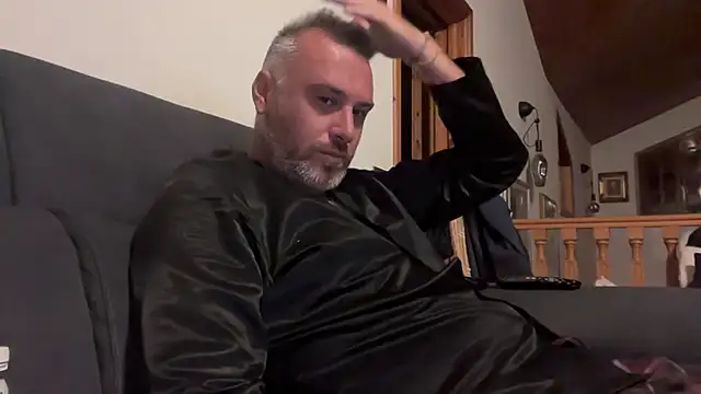 marcovik1 online show from May 6, 2026, 8:24 pm