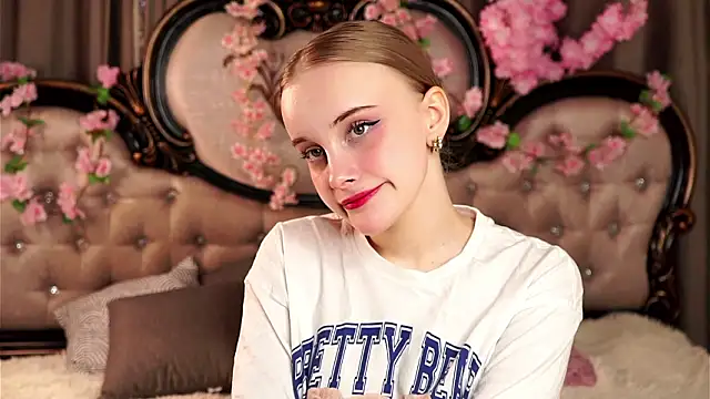 KirstinMcgeady online show from March 8, 2026, 11:24 am