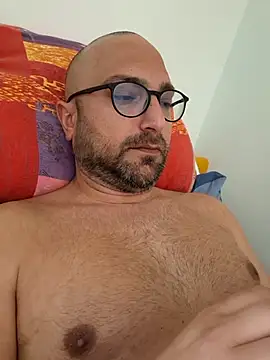 Snapshot of cetriolino chatting on May 2, 2026, 8:30 am cetriolino online show from May 2, 2026, 8:30 am