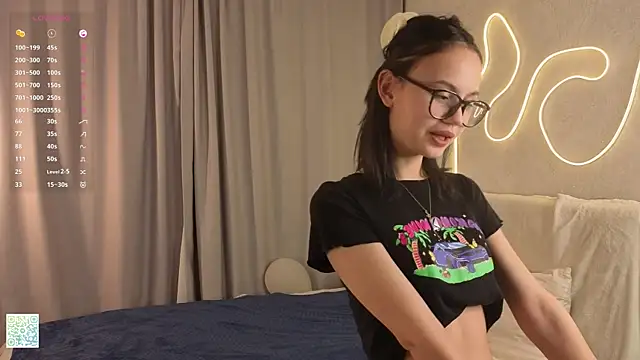 Snapshot of BeatrisRosel chatting on March 3, 2026, 6:15 pm BeatrisRosel online show from March 3, 2026, 6:15 pm