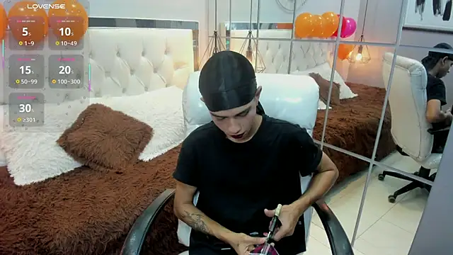 Snapshot of alexking_2 chatting on February 15, 2026, 5:23 pm alexking 2 online show from February 15, 2026, 5:23 pm