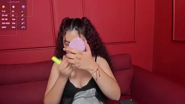 ZiaCarter  online show from April 18, 2026, 4:04 am