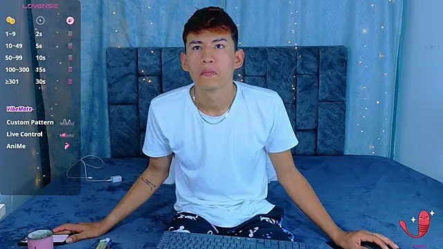 NicolasTorrez online show from April 12, 2026, 8:28 am