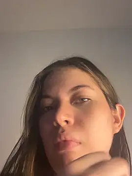 Snapshot of alyabelova chatting on June 19, 2026, 2:39 am alyabelova online show from June 19, 2026, 2:39 am