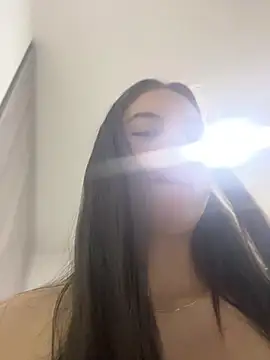 Snapshot of alyabelova chatting on May 15, 2026, 4:32 am alyabelova online show from May 15, 2026, 4:32 am