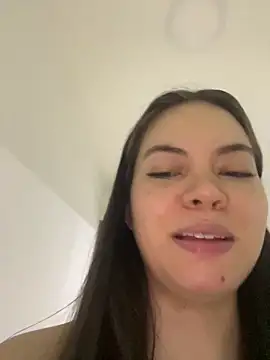 Snapshot of alyabelova chatting on May 20, 2026, 4:31 am alyabelova online show from May 20, 2026, 4:31 am