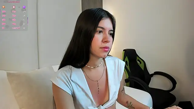 eva swan  online show from March 3, 2026, 12:23 pm