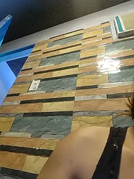 squirtshantal online show from November 12, 2025, 1:54 am