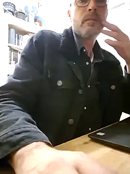 Snapshot of Miromor chatting on February 22, 2026, 9:27 pm Miromor online show from February 22, 2026, 9:27 pm