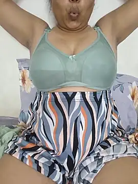 Snapshot of jann_hot1 chatting on June 7, 2026, 4:45 pm jann hot1 online show from June 7, 2026, 4:45 pm