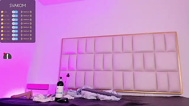Snapshot of Violetta-foxx chatting on April 28, 2026, 7:29 pm Violetta-foxx online show from April 28, 2026, 7:29 pm
