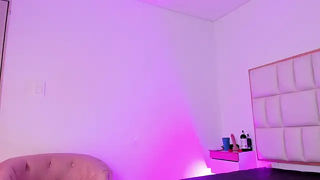 Snapshot of Violetta-foxx chatting on May 5, 2026, 7:50 pm Violetta-foxx online show from May 5, 2026, 7:50 pm