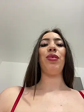 I amSis online show from April 5, 2026, 6:03 pm