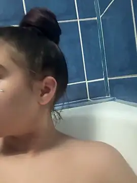 Snapshot of Vivike234 chatting on February 16, 2026, 10:29 pm Vivike234 online show from February 16, 2026, 10:29 pm