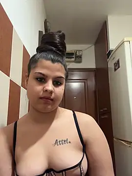 Snapshot of Vivike234 chatting on February 22, 2026, 7:04 pm Vivike234 online show from February 22, 2026, 7:04 pm