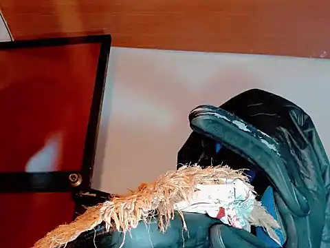 latinhott23 online show from March 22, 2026, 9:16 pm