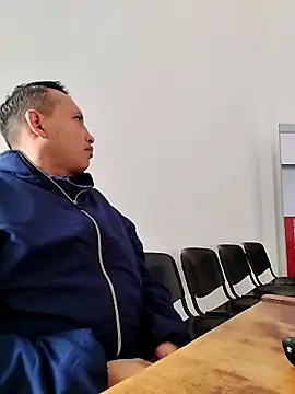 Hachi28 online show from March 29, 2026, 12:40 pm